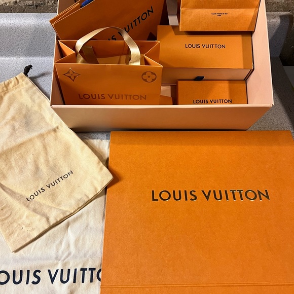 Louis Vuitton Boxes , bags , dust bags , wraps - Picture 2 of 14